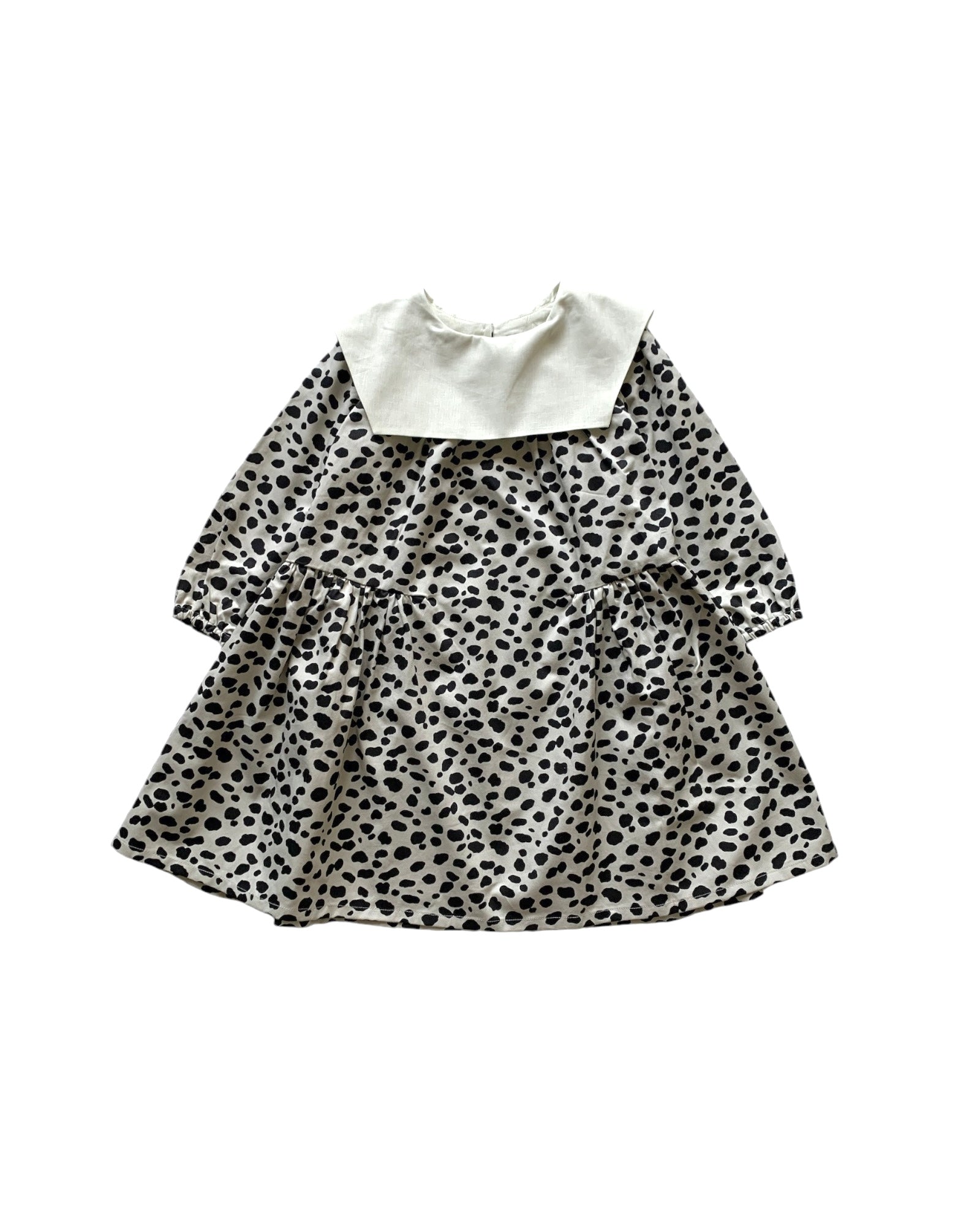 square collar dress:dalmatian